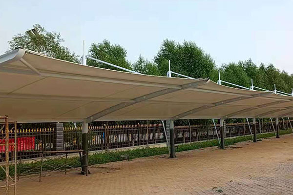 海口膜結(jié)構(gòu)車棚一般都是采用哪些材料制作的？